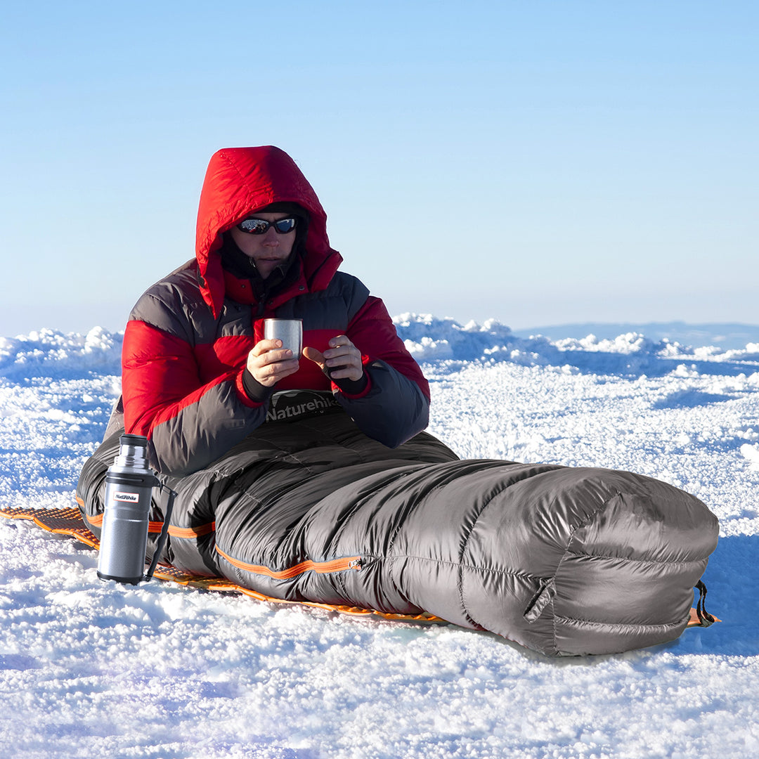 Naturehike 3-season sleeping bag for comfortable sleep in spring, summer, and fall.